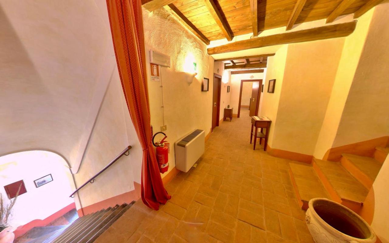 Monastero Le Grazie Hotel Amelia Luaran gambar