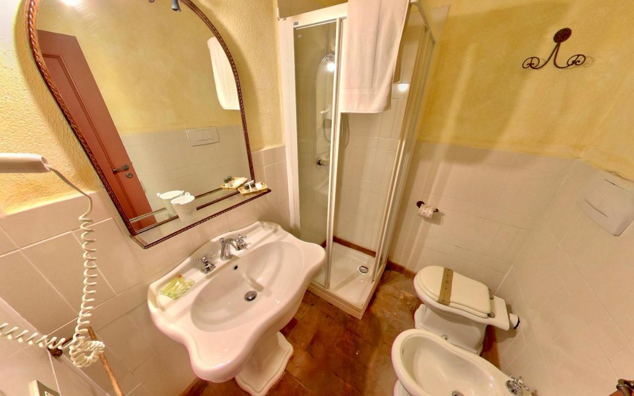 Monastero Le Grazie Hotel Amelia Luaran gambar
